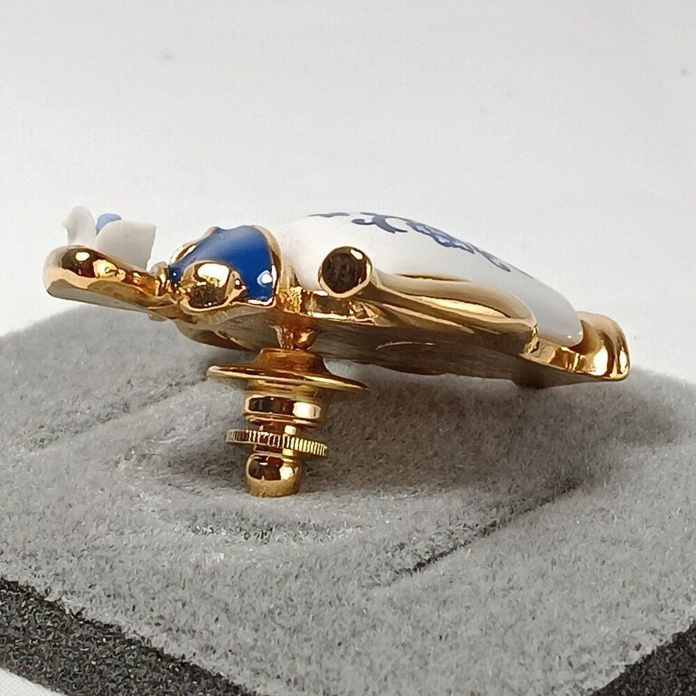 Avon Tea Time Novelty Pin Brooch Blue and White Floral Deft Blue Gold Trim - Picture 5 of 10
